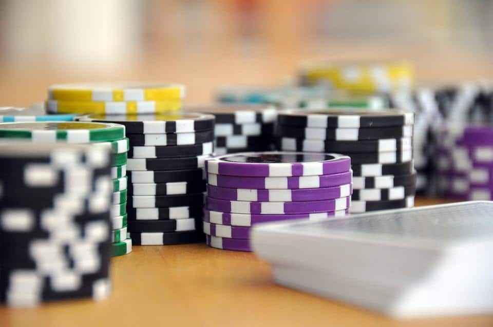 4 Tips to Help Combat Gambling Addiction